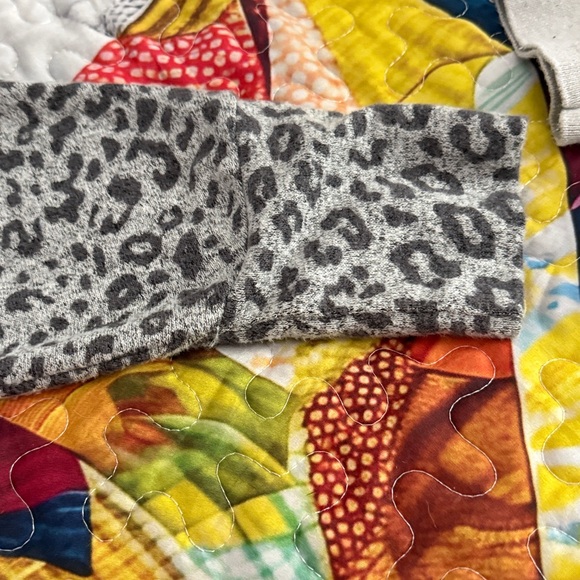 Gray Leopard Print Women's Sweater so soft!!!! - Picture 3 of 4